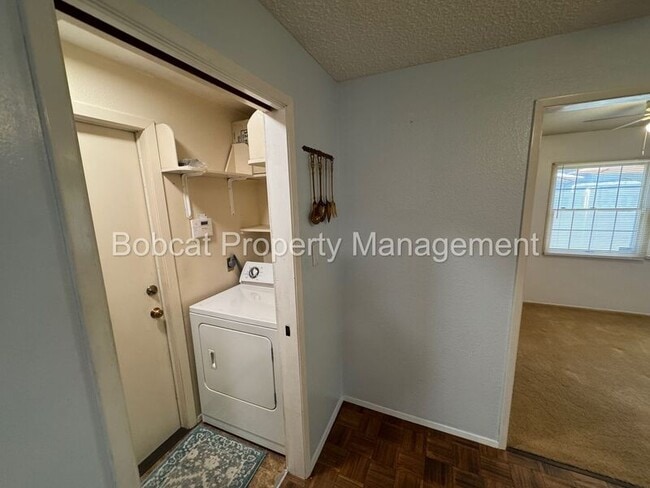 Building Photo - 1316 Stanford Dr