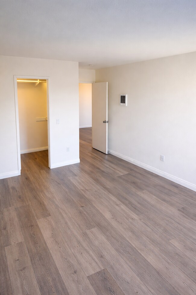 Building Photo - Quiet 2 Bedroom 2 Bathroom Minutes From SDSU