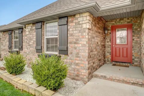 Building Photo - 4662 Oneida Dr