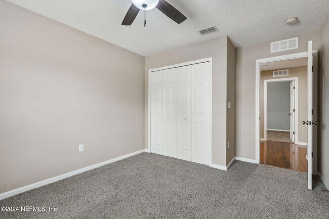 Building Photo - 4619 Pine Lake Dr