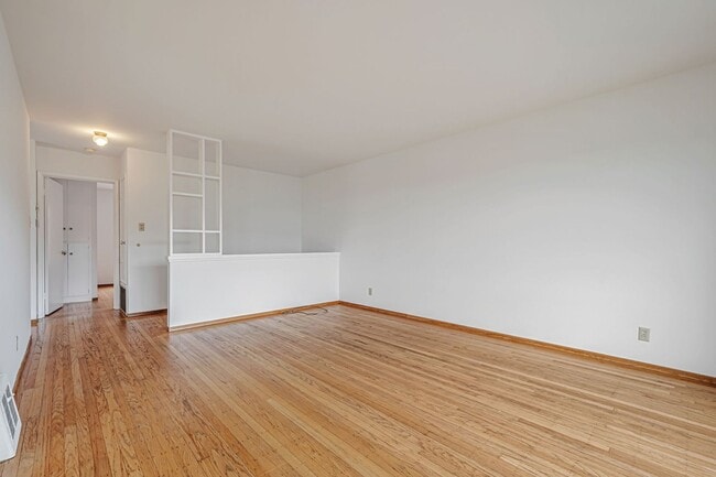 Building Photo - Charming Two-Bedroom Home in Miraloma Park...
