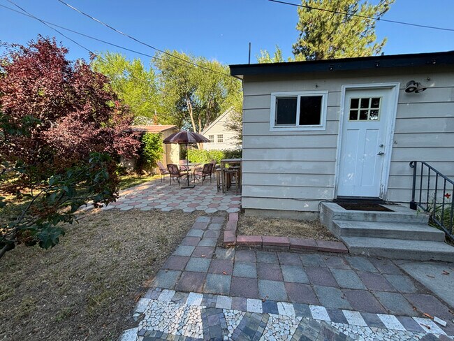 Building Photo - 1213 W Highland St