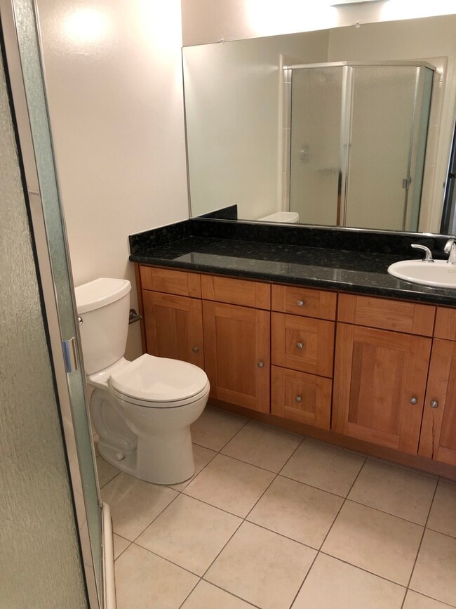 Building Photo - 818 Juno Ln