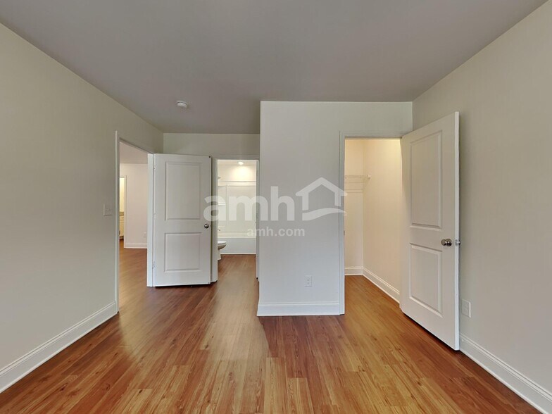 Building Photo - 3232 Grange Ct
