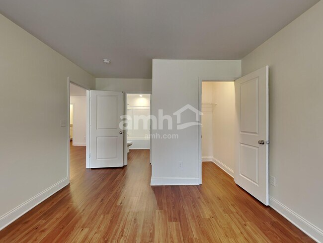Building Photo - 3232 Grange Ct