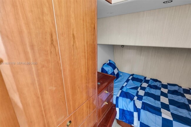 Building Photo - 232 W Seaview Dr