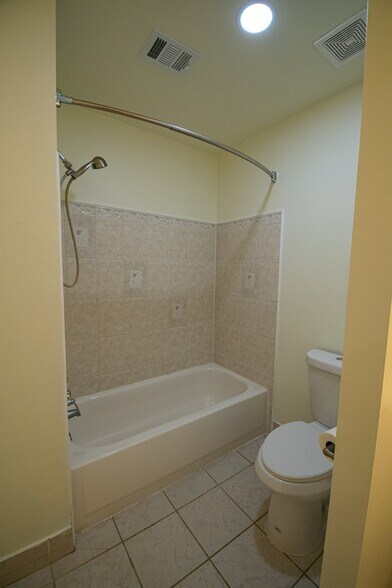 Building Photo - 9921 Bustleton Ave