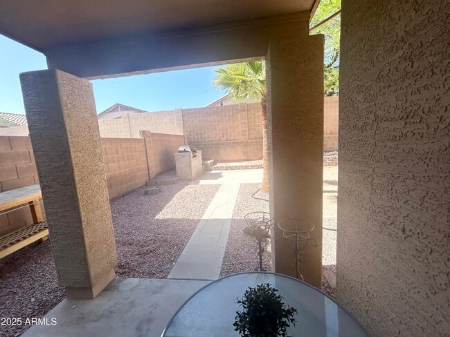 Building Photo - 1722 W Amberwood Dr
