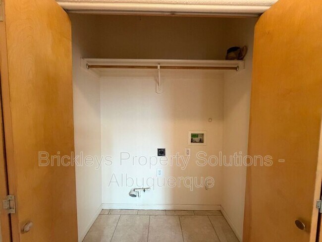 Building Photo - 1612 3rd St SW