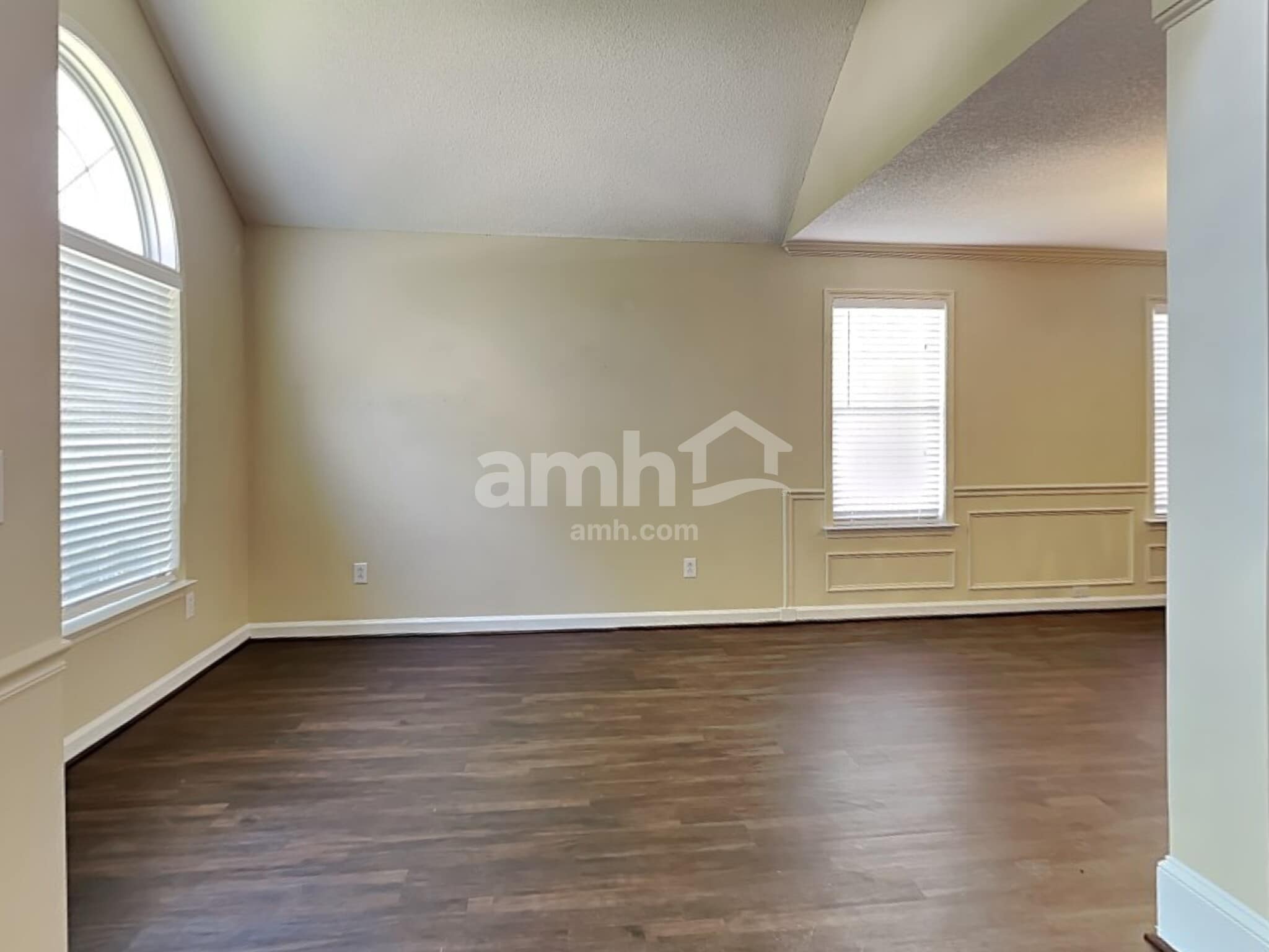 Building Photo - 209 Kindlewood Dr