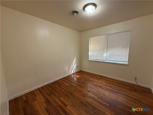 Building Photo - 708 Houston St