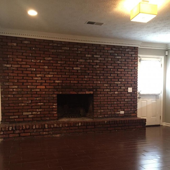 Building Photo - 403 Leary Ct