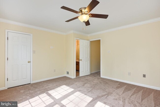 Building Photo - 1838 Oxford Square