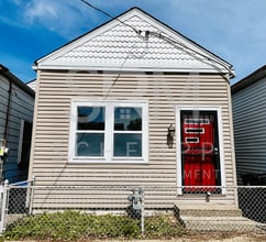 Building Photo - 1523 Christy Ave