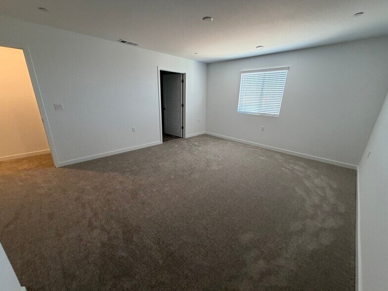 Building Photo - 1628 Atlantica Dr S