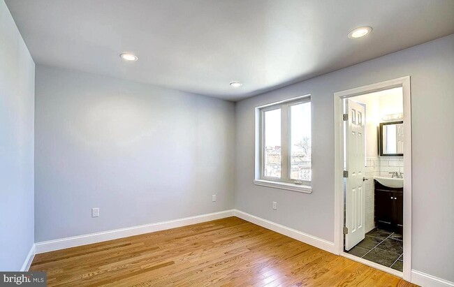 Building Photo - 1249 N 17th St