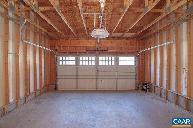 Building Photo - 721 Rainier Rd