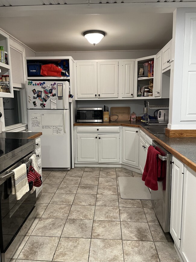 Building Photo - 593 Washington Ave