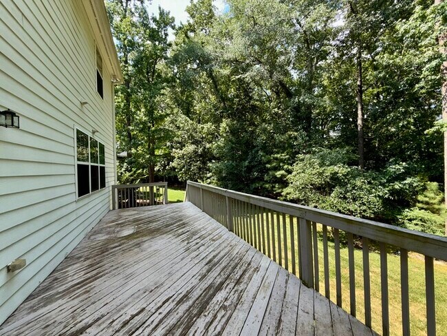 Building Photo - 410 Harkness Cir