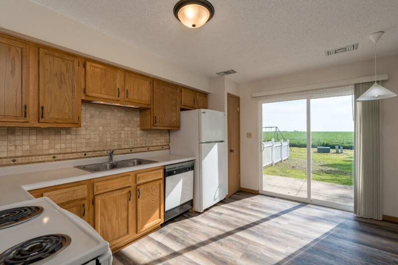 Building Photo - 619 Burton Ln