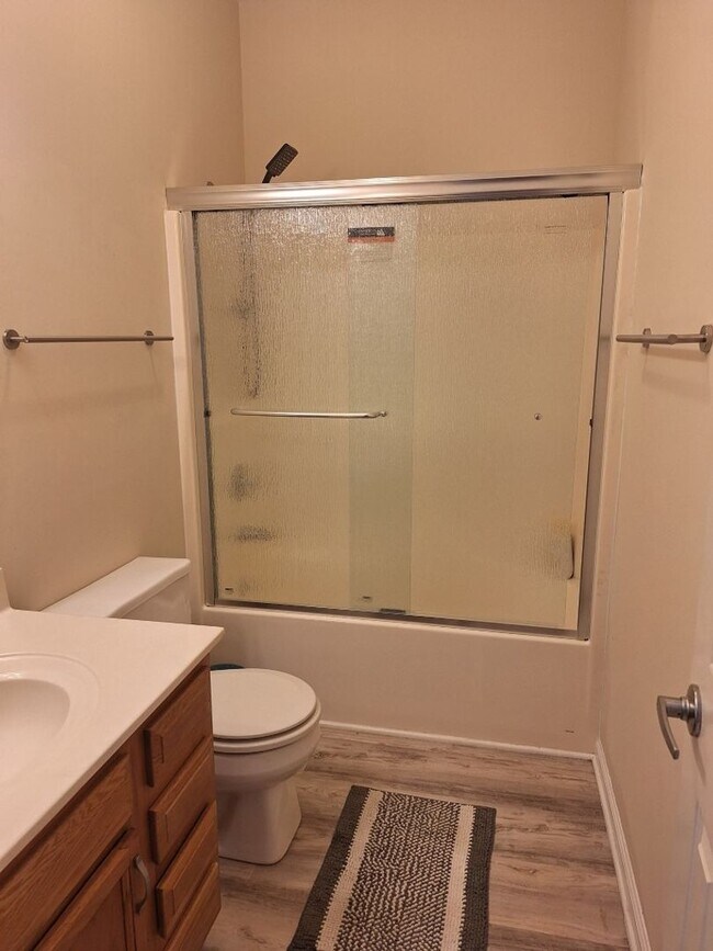 Building Photo - One level living in NorthWest Knoxville