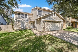 Building Photo - 6808 Luckenbach Ln