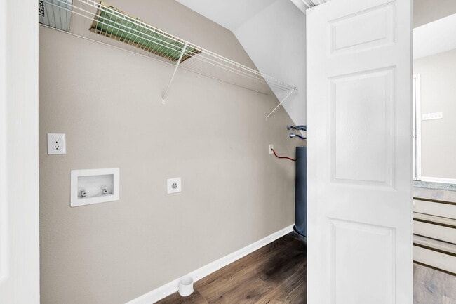 Building Photo - 200 White St