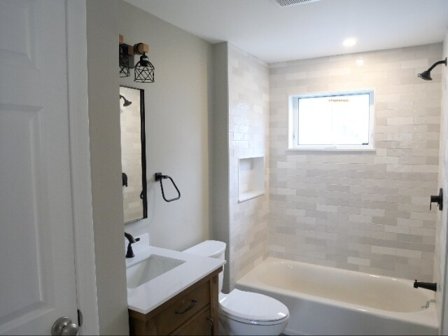 Building Photo - 92 School St