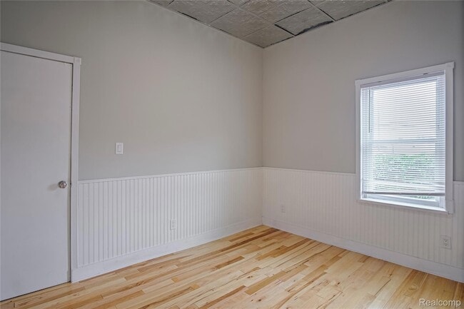 Building Photo - 206 N Troy St