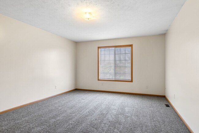 Building Photo - 501- 503 Lakeshore