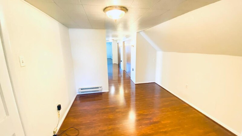 Building Photo - 304 Elsmere St