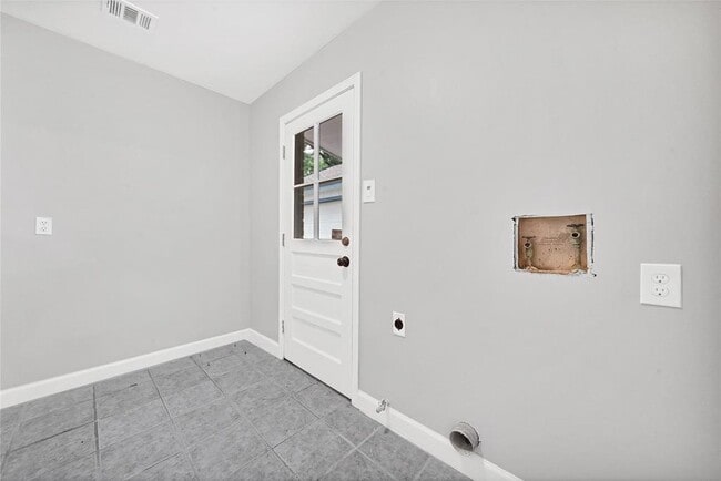 Building Photo - 18035 Rolling Creek Dr