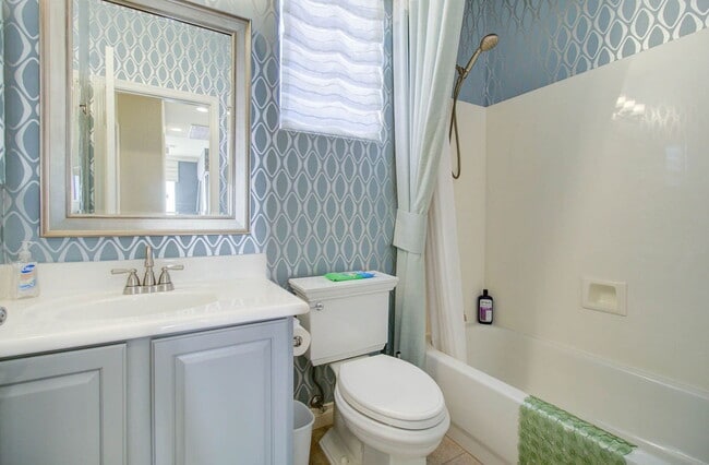Building Photo - 1833 W Periwinkle Way