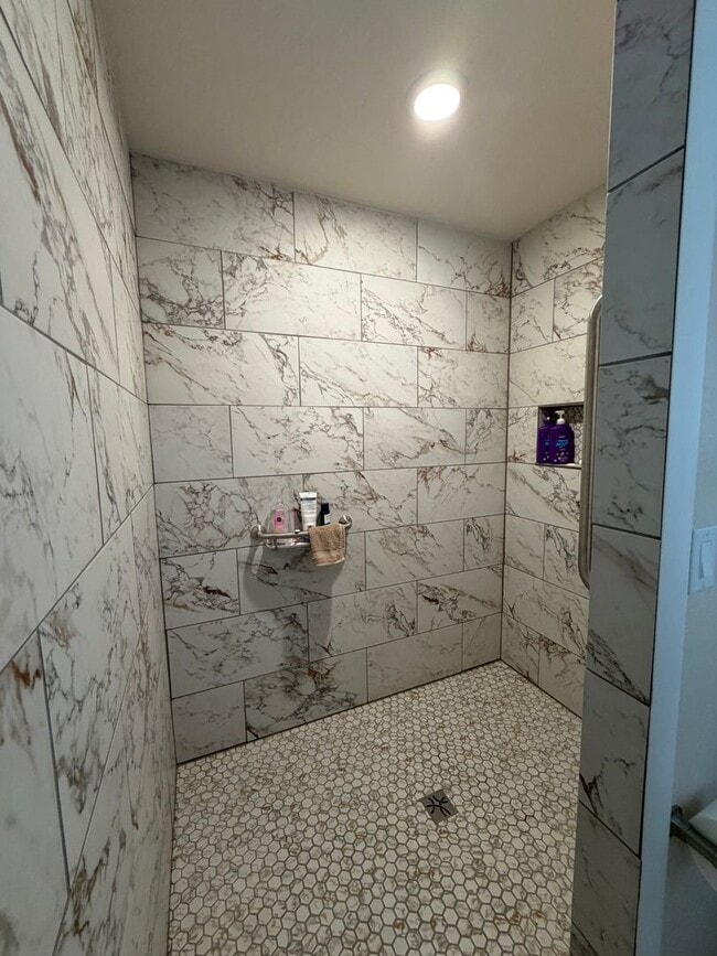Building Photo - 2655 Toney Dr