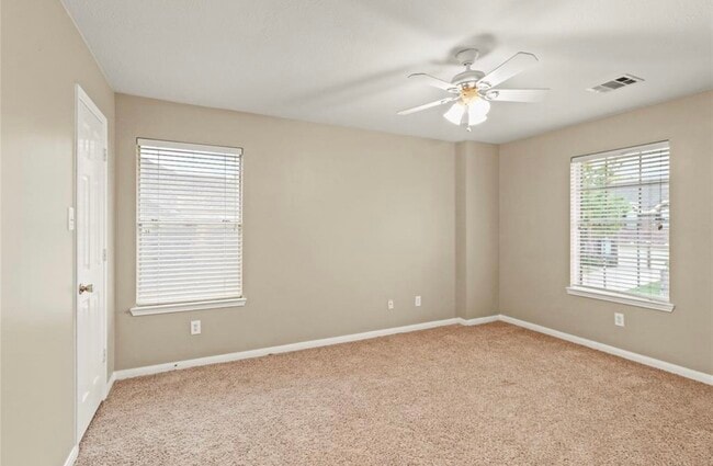 Building Photo - 10807 Oak Bayou Ln