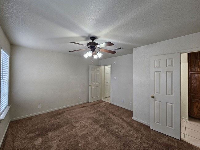 Building Photo - AVAILABLE NOW!