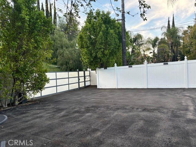 Building Photo - 8731 Topanga Canyon Blvd