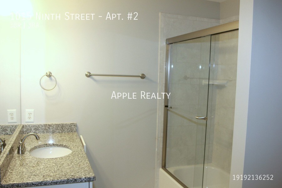 Building Photo - 1015 Ninth Street-Apt. #2