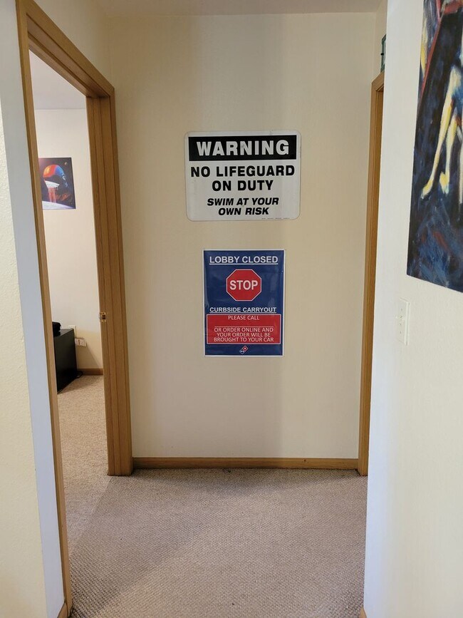 Building Photo - 5 Bedroom Duplex Unit