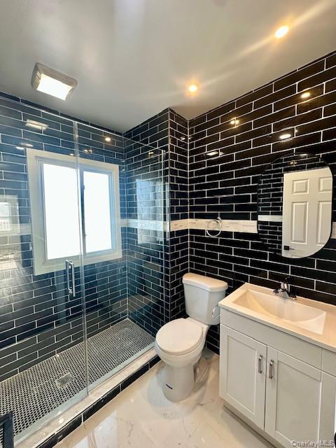 Building Photo - 661 E Olive St