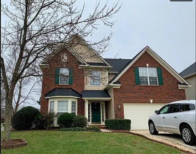 Building Photo - 9452 Willow Tree Ln