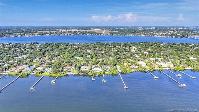 Building Photo - 4 Via Lucindia Dr S