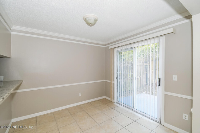 Building Photo - 10994 Traci Lynn Dr
