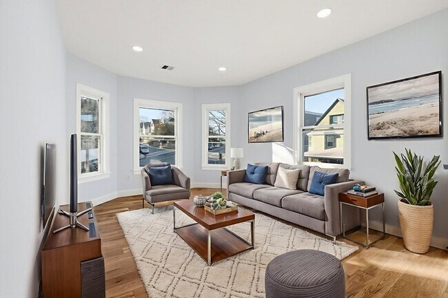 Building Photo - 438 Talbot Ave