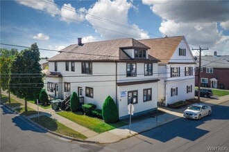 Building Photo - 91 Laverack Ave