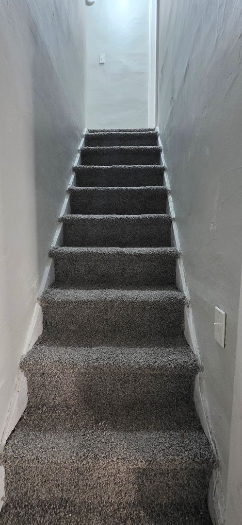 Building Photo - 233 W School St