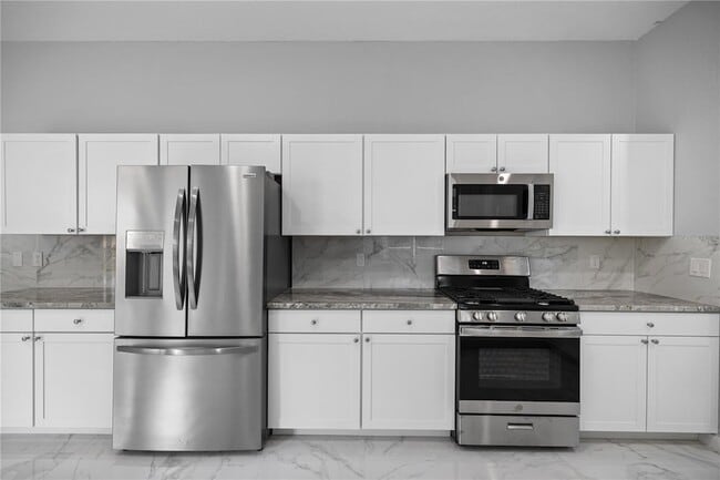 Building Photo - 1628 SE 29th Terrace