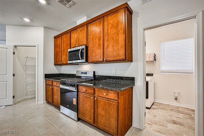 Building Photo - 7412 Legacy Pt St