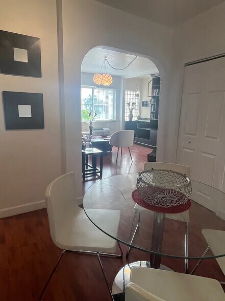 Building Photo - 503 75th St