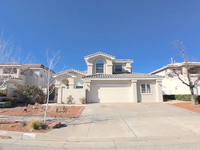 Building Photo - Stunning 4 bedroom in La Cueva area. Spacious layout. Refrigerated air! Extra Space!